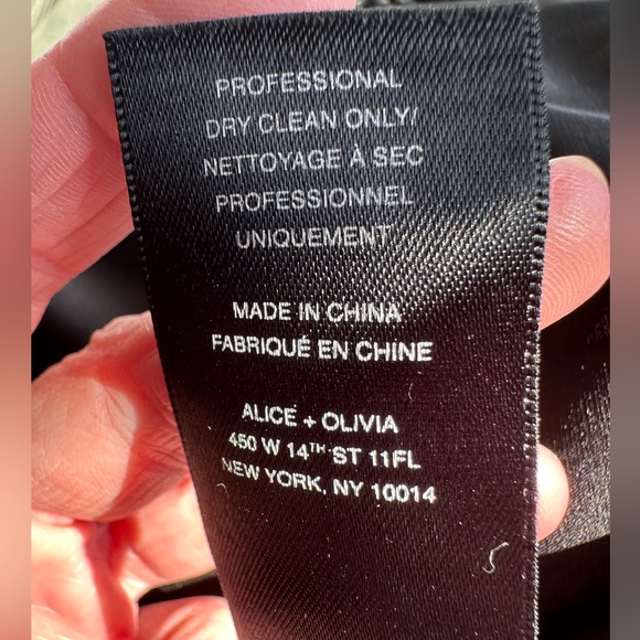 Alice + Olivia Black Faux Fur Solid Snakeskin Jacket. Size medium. - Picture 7 of 12